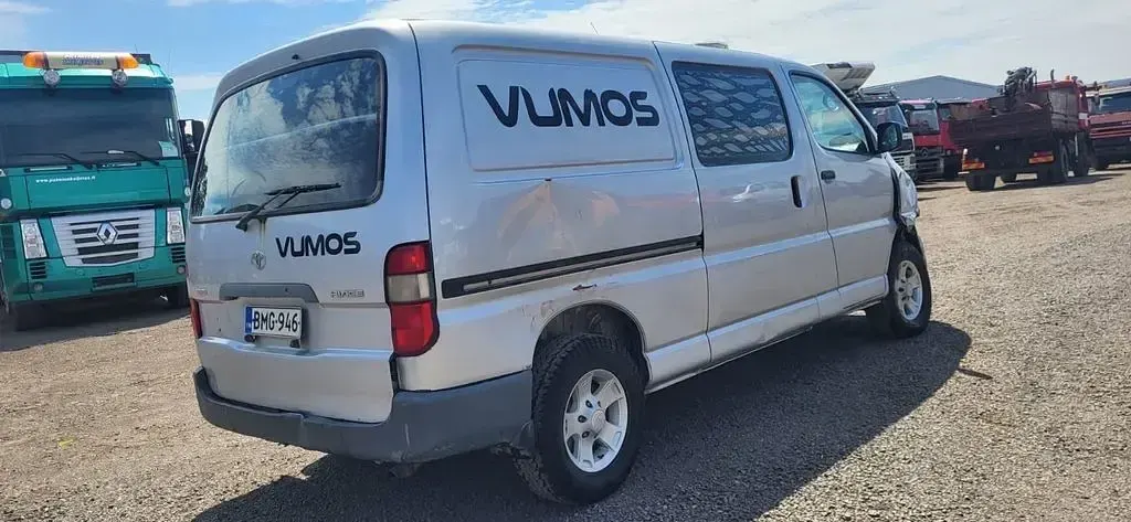Gebraucht Toyota HiAce 102 PS (75 kW) 2004 Silber Van / Kleinbus
