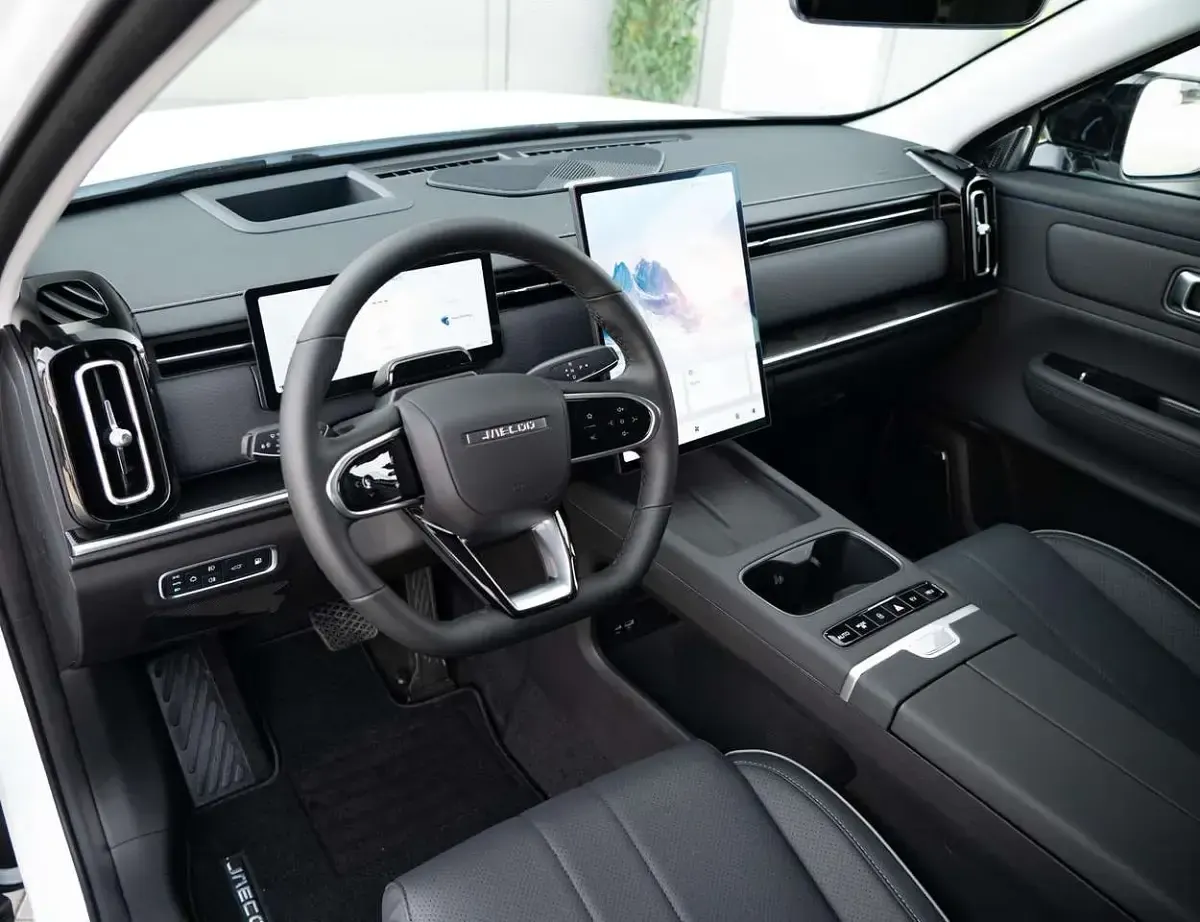 Neu Jaecoo 7 279 PS (205 kW) 2026 Olive grey SUV