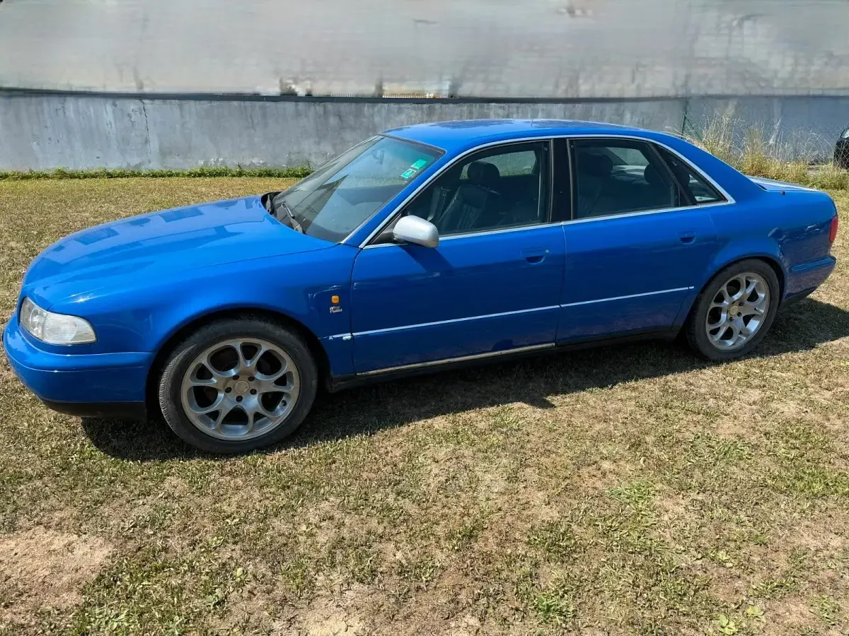 Gebraucht Audi A8 230 PS (169 kW) 1997 Blau Limousine