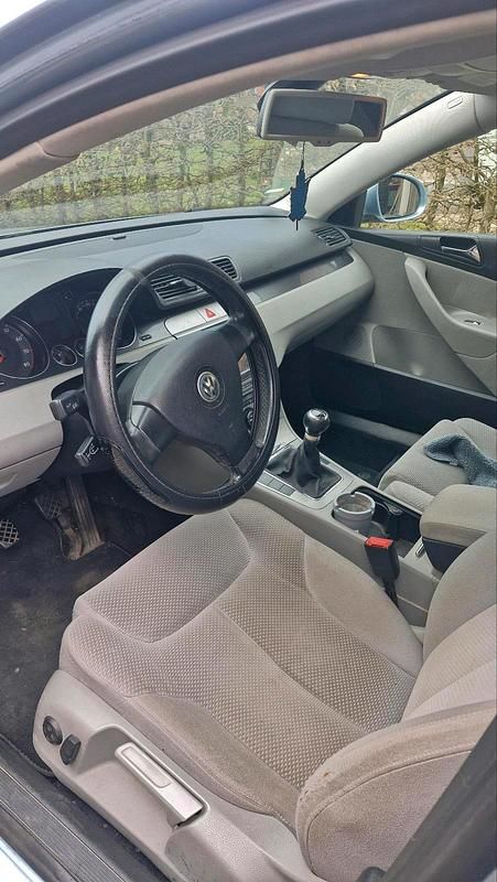 Gebraucht VW Passat 150 PS (110 kW) 2006 Blau Kombi