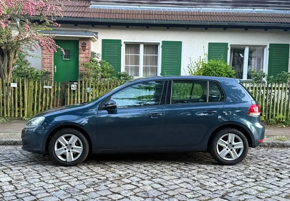 Gebraucht VW Golf VI 122 PS (89 kW) 2009 Blau Kleinwagen