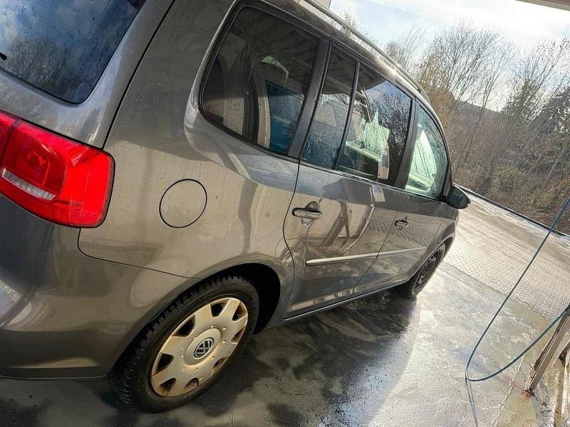 Gebraucht VW Touran Highline 170 PS (125 kW) 2012 Grau Van / Kleinbus