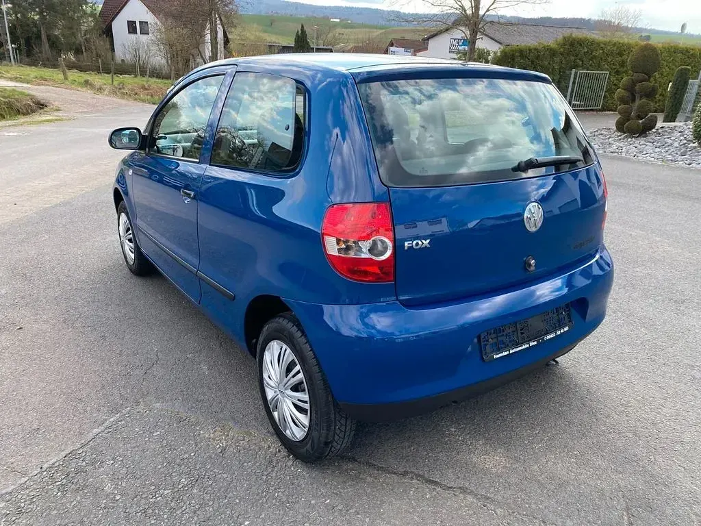 Gebraucht VW Fox Basis 54 PS (39 kW) 2005 Blau Kleinwagen