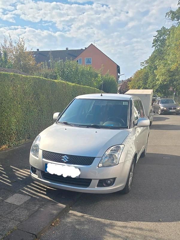 Silber Gebraucht 2009 Suzuki Swift Kleinwagen | 4.000 € (Etwas zu teuer) - Bild 1/4