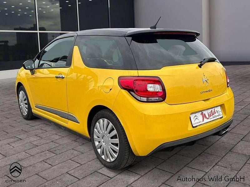 Gelb Gebraucht 2010 Citroën DS3 Sport Chic Coupé | 6.900 € (Teuer) - Bild 1/4
