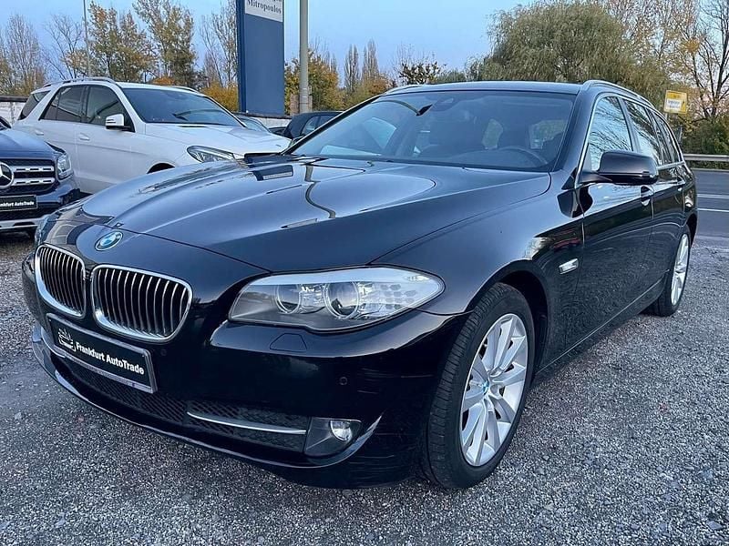 Schwarz metallic Gebraucht 2013 BMW 530 Kombi | 11.200 € (Guter Preis) - Bild 1/4