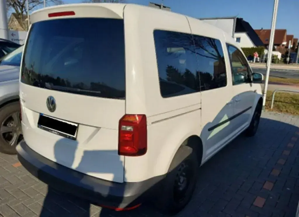 Używany VW Caddy Trendline 102 KM (75 kW) 2020 Biały Minivan