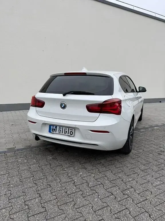 Gebraucht BMW 118 Sport Line 136 PS (100 kW) 2017 Weiß Kleinwagen