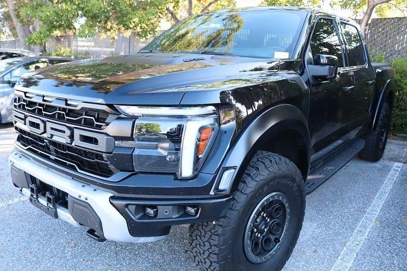 Schwarz Gebraucht 2025 Ford F-150 Raptor Abholung | 109.900 € (Guter Preis) - Bild 1/4