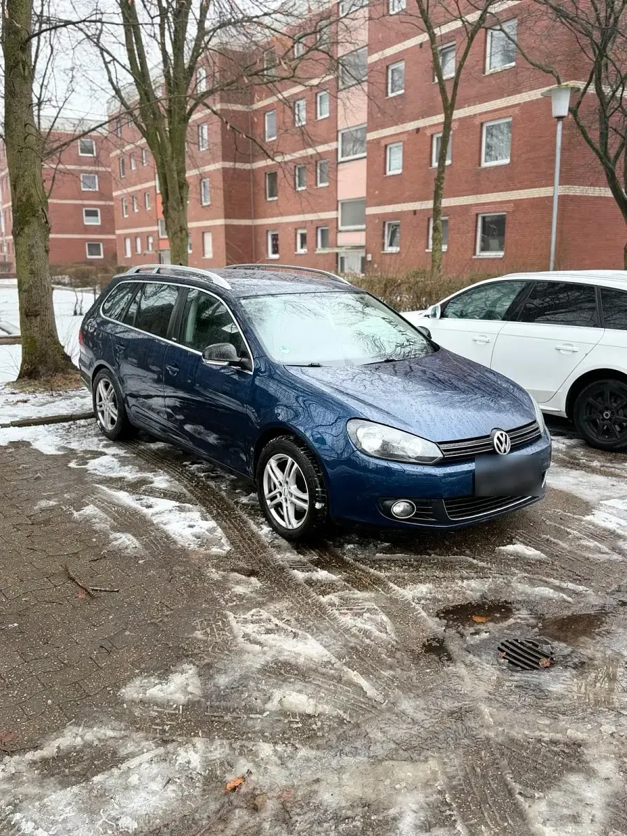 Gebraucht VW Golf VI 105 PS (77 kW) 2011 Blau Kleinwagen