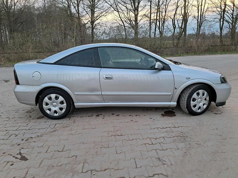 Gebraucht Opel Astra 125 PS (91 kW) 2002 Silber Coupé