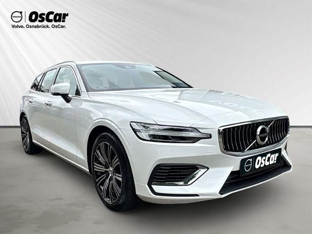 Weiß Gebraucht 2021 Volvo V60 Inscription Kombi | 34.770 € (Fairer Preis) - Bild 1/4