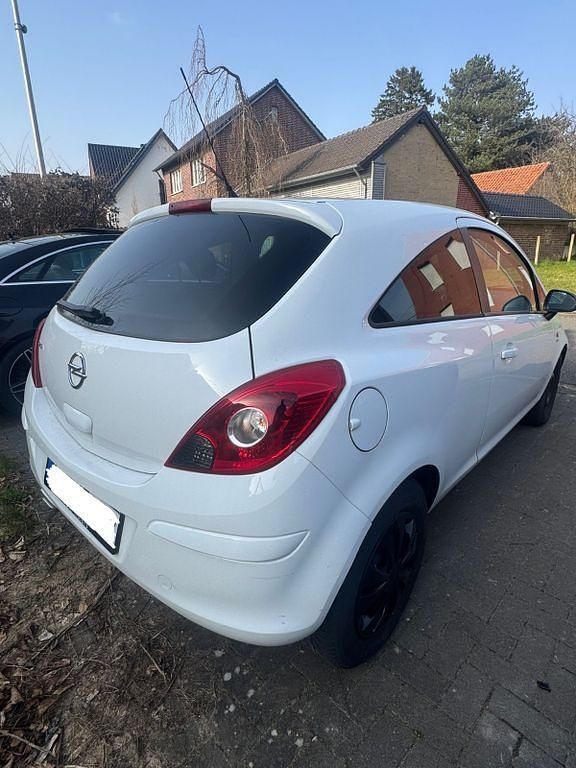 Gebraucht Opel Corsa Innovation 101 PS (74 kW) 2012 Weiß Kleinwagen