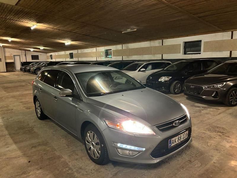 Gebraucht Ford Mondeo Titanium 163 PS (119 kW) 2013 Silber Limousine