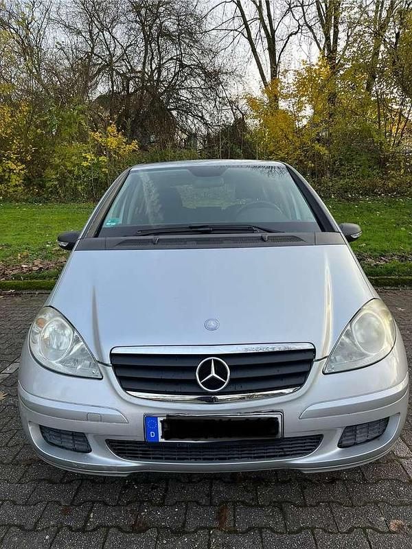 Silber Gebraucht 2005 Mercedes A150 Classic Limousine | 1.800 € (Superpreis) - Bild 1/4