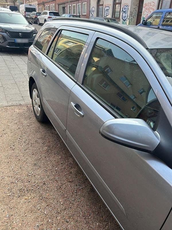 Gebraucht Opel Astra 101 PS (74 kW) 2004 Silber Kombi