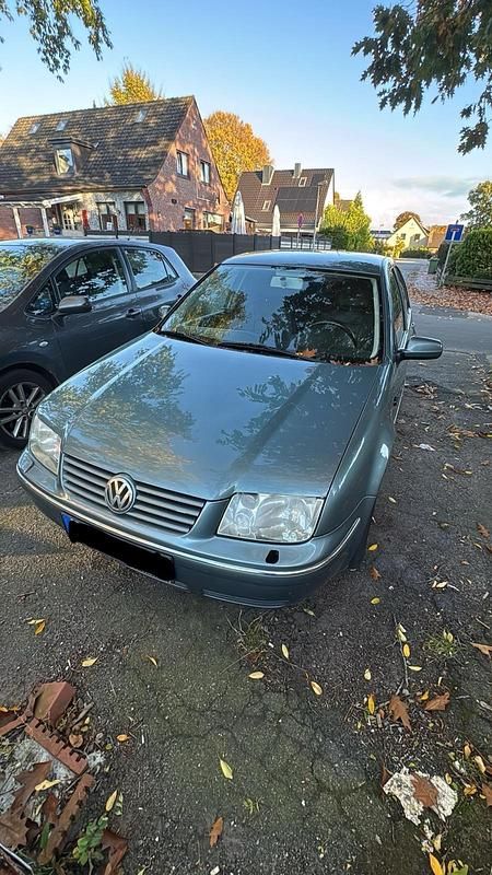 Blau Gebraucht 2002 VW Bora Limousine | 450 € (Superpreis) - Bild 1/4