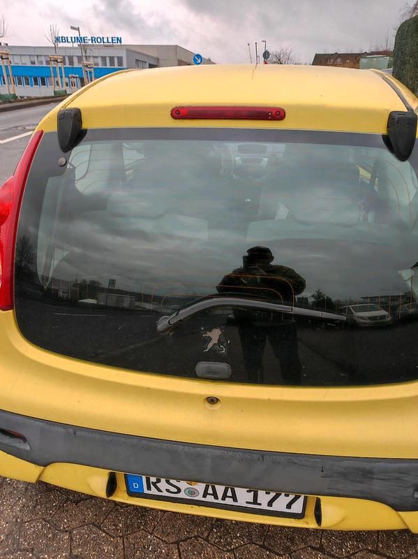 Gebraucht Peugeot 107 68 PS (50 kW) 2005 Gelb Kleinwagen