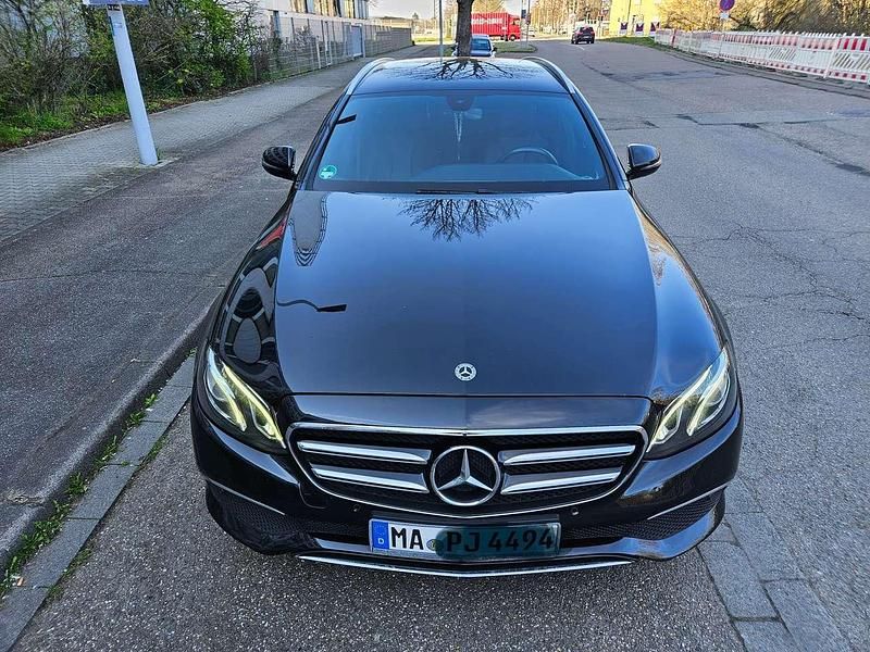Gebraucht Mercedes E220 Edition 194 PS (142 kW) 2020 Schwarz Kombi
