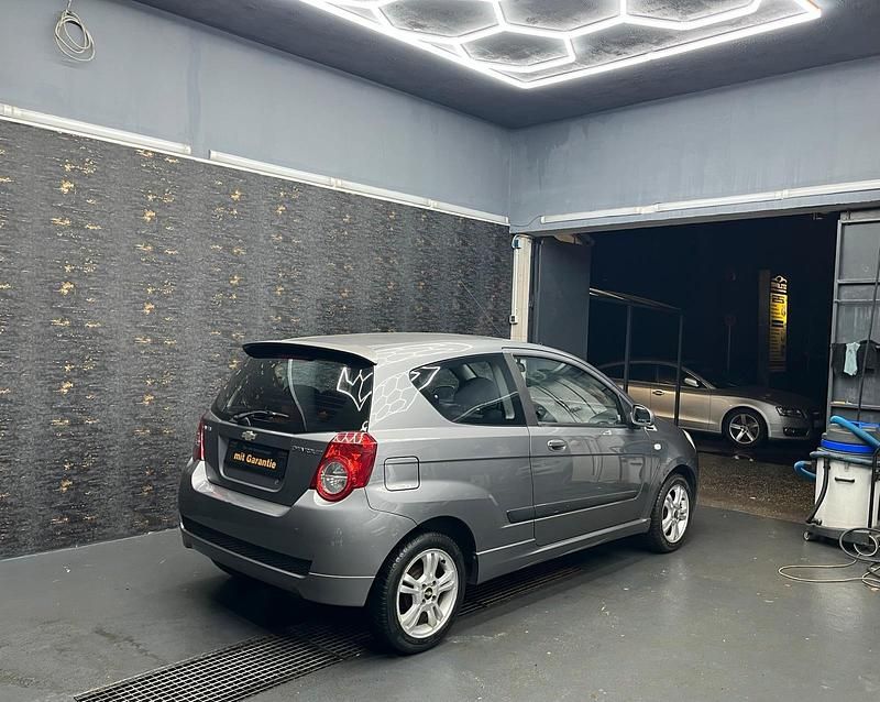 Gebraucht Chevrolet Aveo LT 101 PS (74 kW) 2009 Grau Kleinwagen