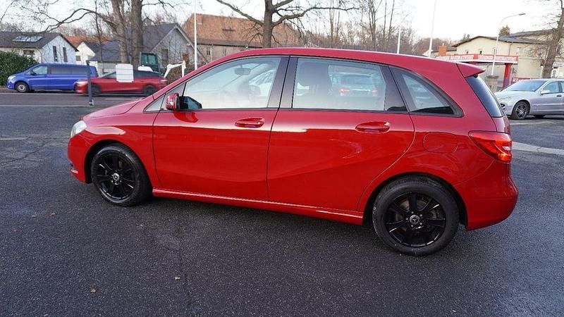 Gebraucht Mercedes B180 156 PS (114 kW) 2015 Van / Kleinbus