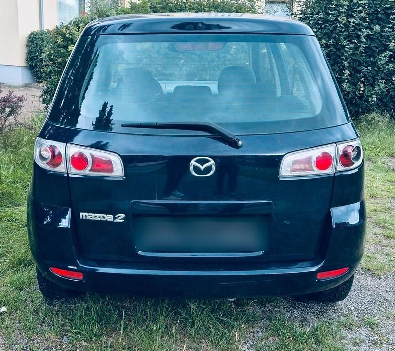 Blau Gebraucht 2006 Mazda 2 Kleinwagen | 2.100 € - Bild 1/4