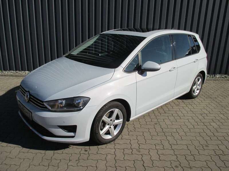 White silver metallic Gebraucht 2017 VW Golf Sportsvan Comfortline Van / Kleinbus | 14.950 € (Fairer Preis) - Bild 1/4