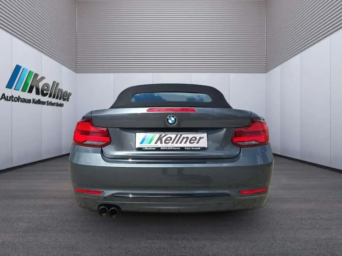 Gebraucht BMW 220 Sport Line 184 PS (135 kW) 2018 Grau Cabrio