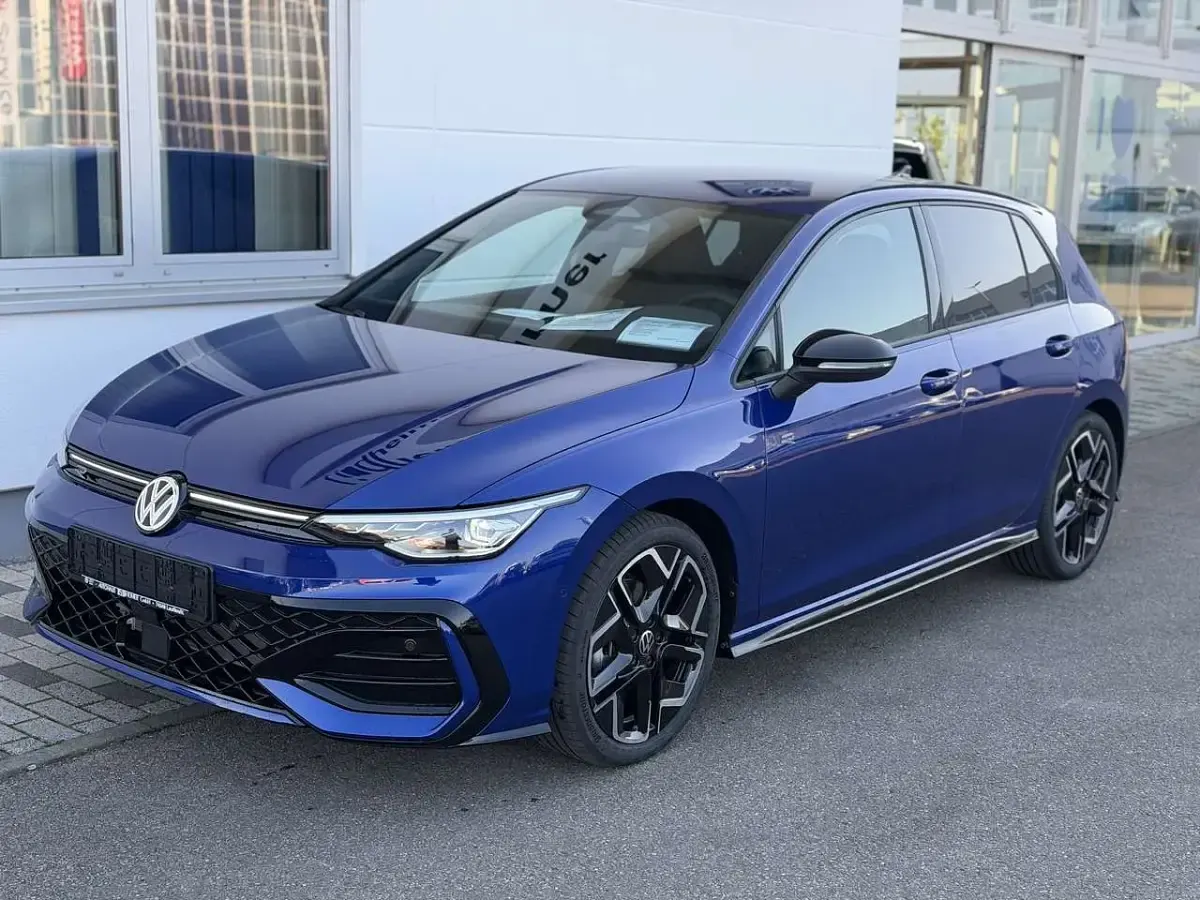 Nowe VW Golf VIII R-line 150 KM (110 kW) 2026 Niebieski Hatchback