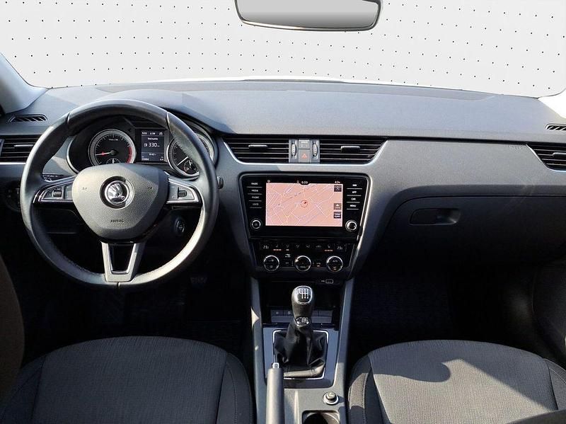 Gebraucht Skoda Octavia Style 150 PS (110 kW) 2018 Moonweiß perleffekt Kombi