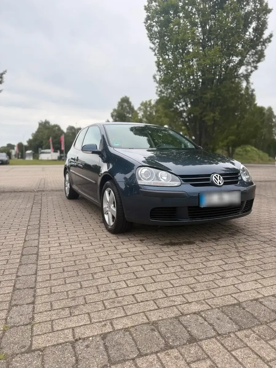 Gebraucht VW Golf V 75 PS (55 kW) 2005 Blau Kleinwagen