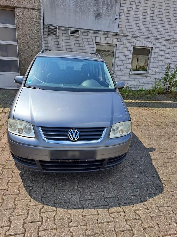 Grau Gebraucht 2006 VW Touran Van / Kleinbus | 1.800 € (Guter Preis) - Bild 1/4