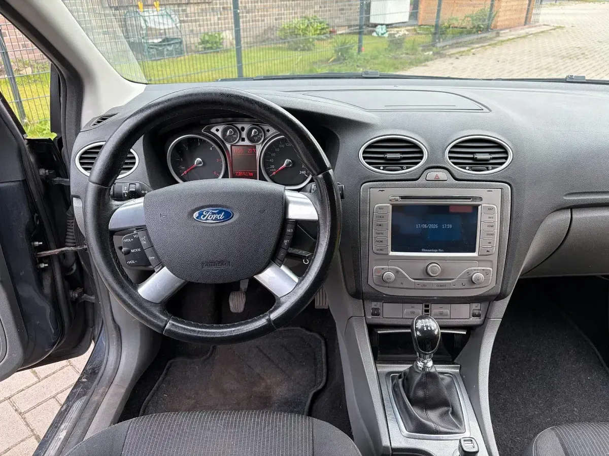 Gebraucht Ford Focus 136 PS (100 kW) 2009 Grau Kombi