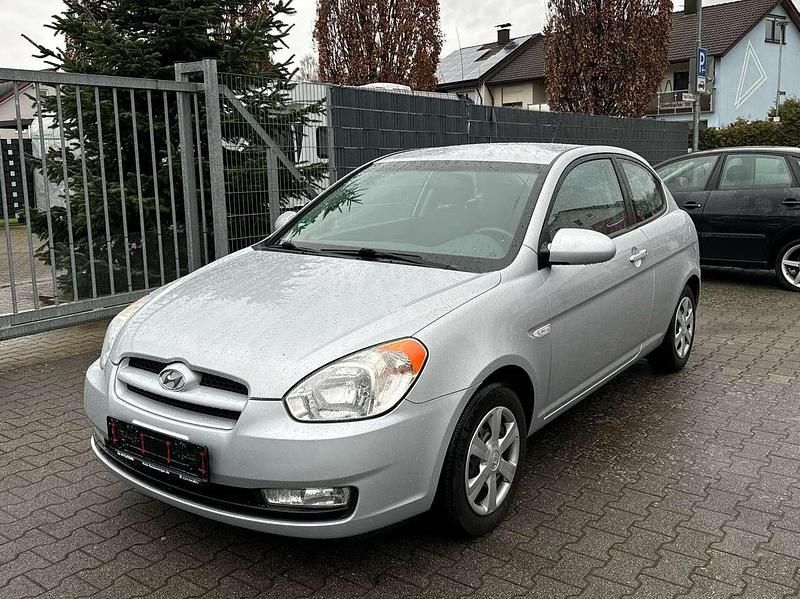 Second-hand Hyundai Accent 97 CP (71 kW) 2007 Argintiu Berlinǎ
