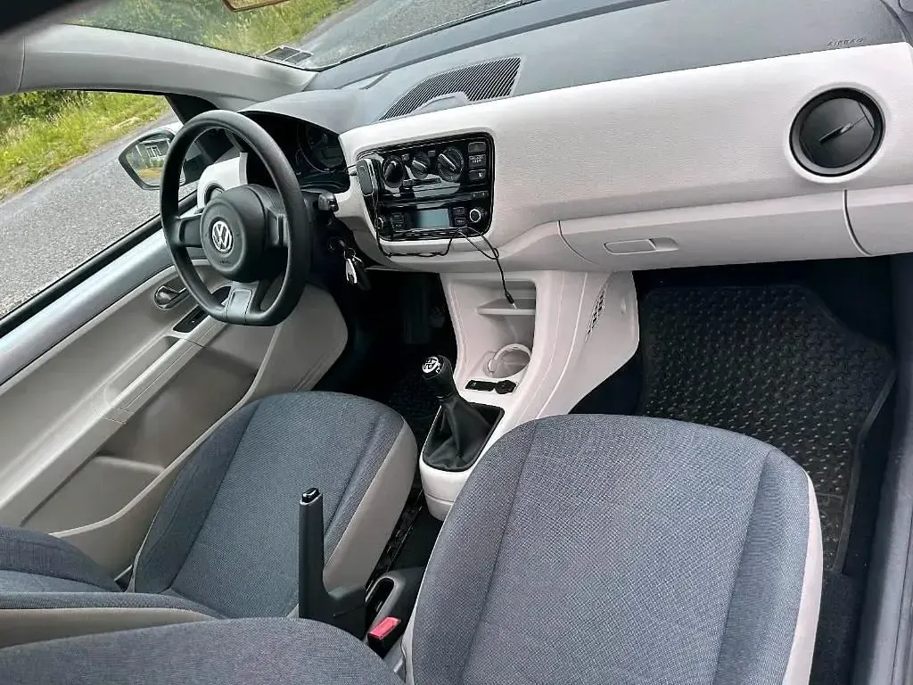 Gebraucht VW up! 75 PS (55 kW) 2012 Silber Kleinwagen