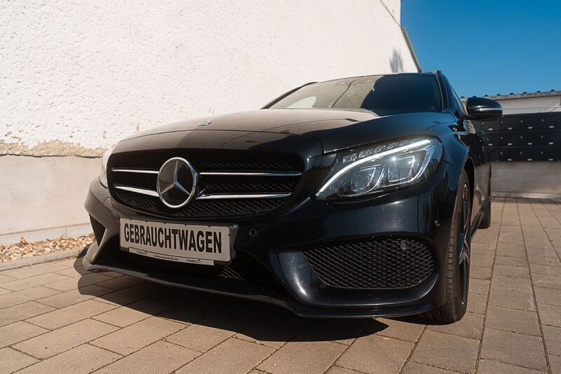 Schwarz Gebraucht 2017 Mercedes C250 AMG line Kombi | 14.990 € (Superpreis) - Bild 1/4