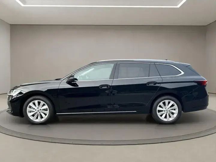 Gebraucht Skoda Superb Selection 193 PS (141 kW) 2024 Graphite grau metallic Kombi