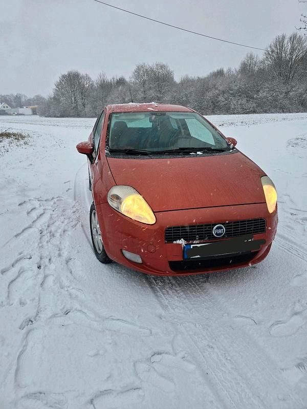 Orange Gebraucht 2005 Fiat Grande Punto Kleinwagen | 2.400 € (Etwas zu teuer) - Bild 1/4