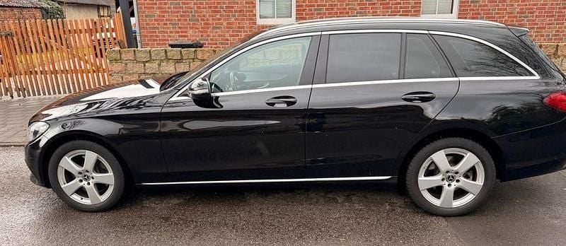 Gebraucht Mercedes C250 Avantgarde 204 PS (150 kW) 2017 Schwarz Limousine