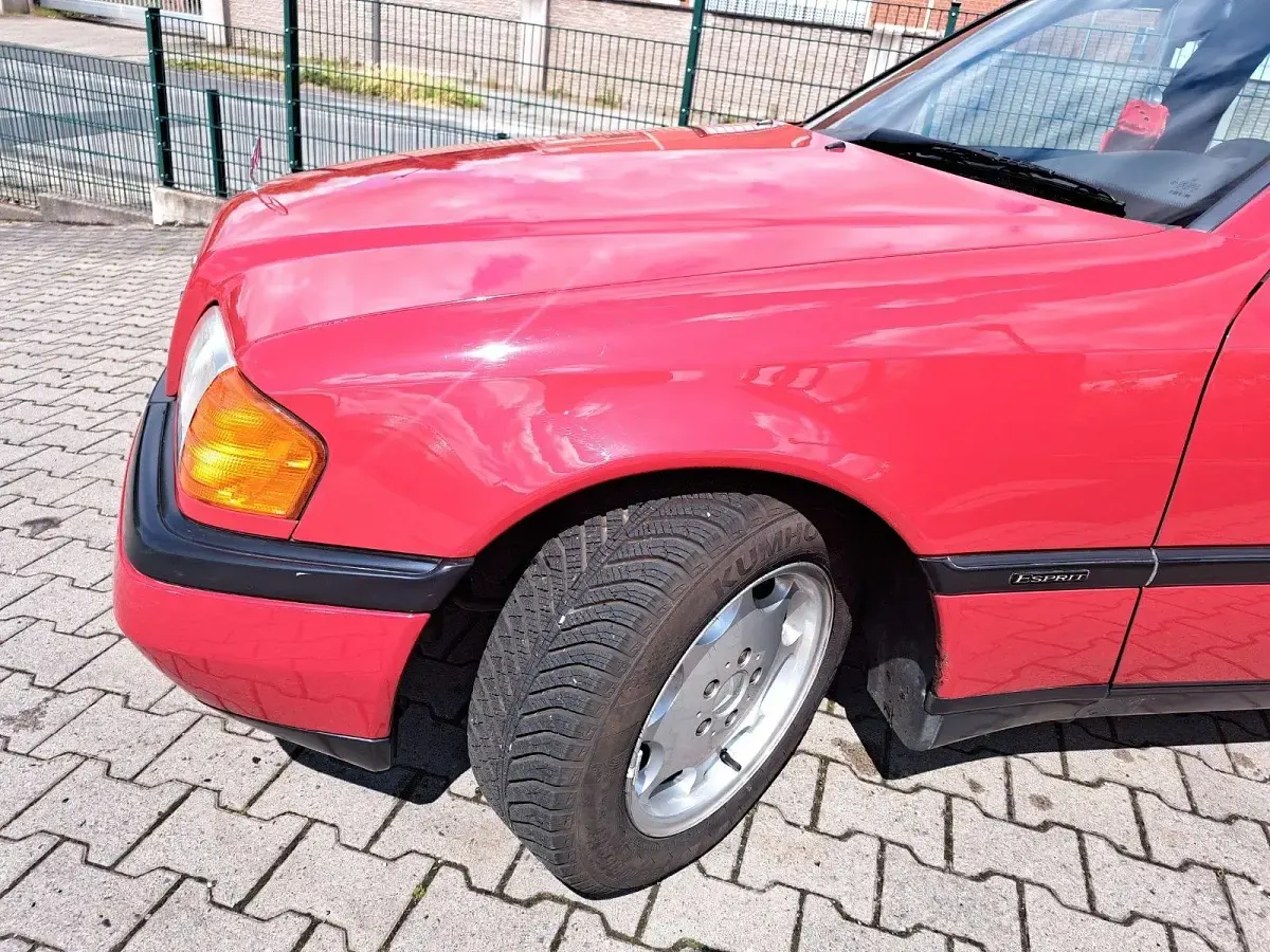 Gebraucht Mercedes C180 122 PS (89 kW) 1995 Rot Limousine