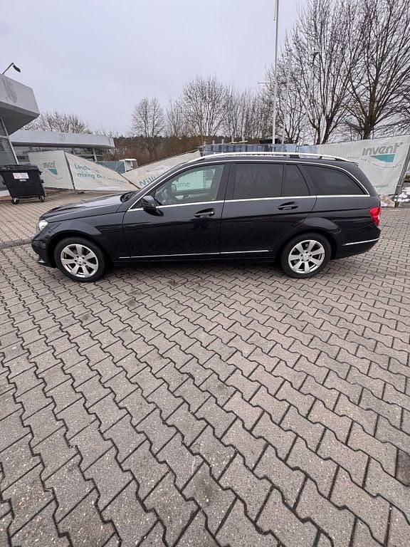 Gebraucht Mercedes C200 184 PS (135 kW) 2011 Schwarz Limousine