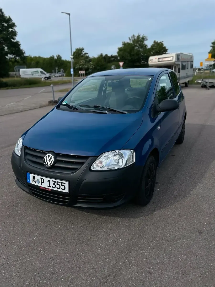 Gebraucht VW Fox 54 PS (39 kW) 2006 Blau Kleinwagen