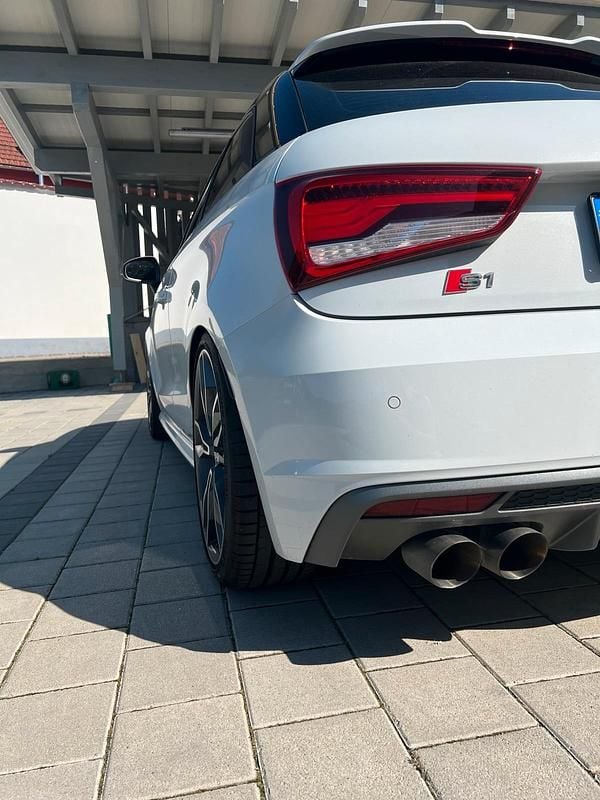 Weiß Gebraucht 2014 Audi S1 Kleinwagen | 24.500 € - Bild 1/4