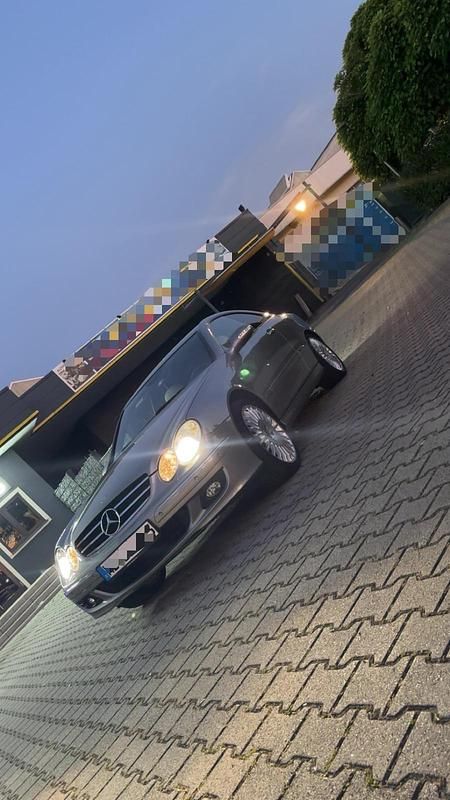 Gebraucht Mercedes CLK280 231 PS (169 kW) 2008 Silber Coupé