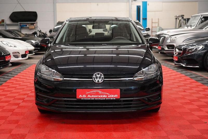 Gebraucht VW Golf VII Trendline 86 PS (63 kW) 2019 Schwarz Limousine