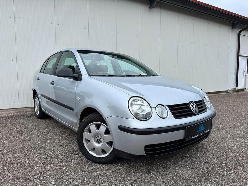 Silber Gebraucht 2004 VW Polo Comfortline Limousine | 3.999 € (Teuer) - Bild 1/4