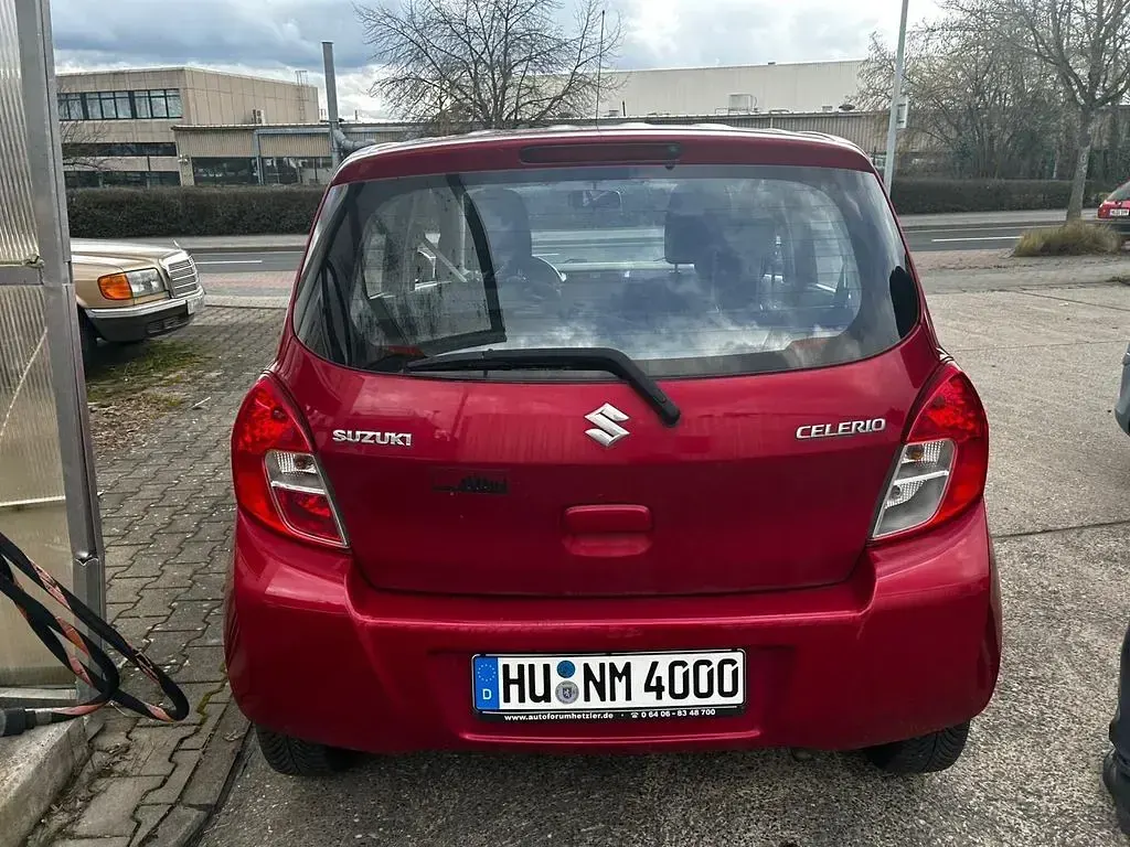 Gebraucht Suzuki Celerio Club 68 PS (50 kW) 2015 Rot Kleinwagen