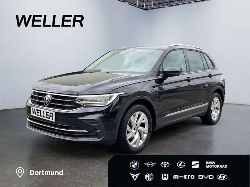 Deep black pearlescent Gebraucht 2022 VW Tiguan Active SUV | 23.480 € (Guter Preis) - Bild 1/3