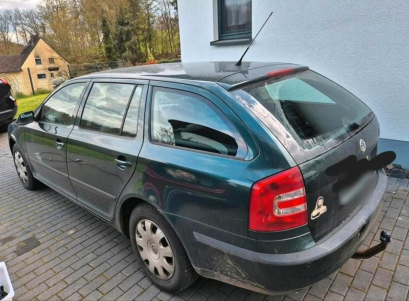 Usado Skoda Octavia 102 HP (75 kW) 2008 Verde Carrinha