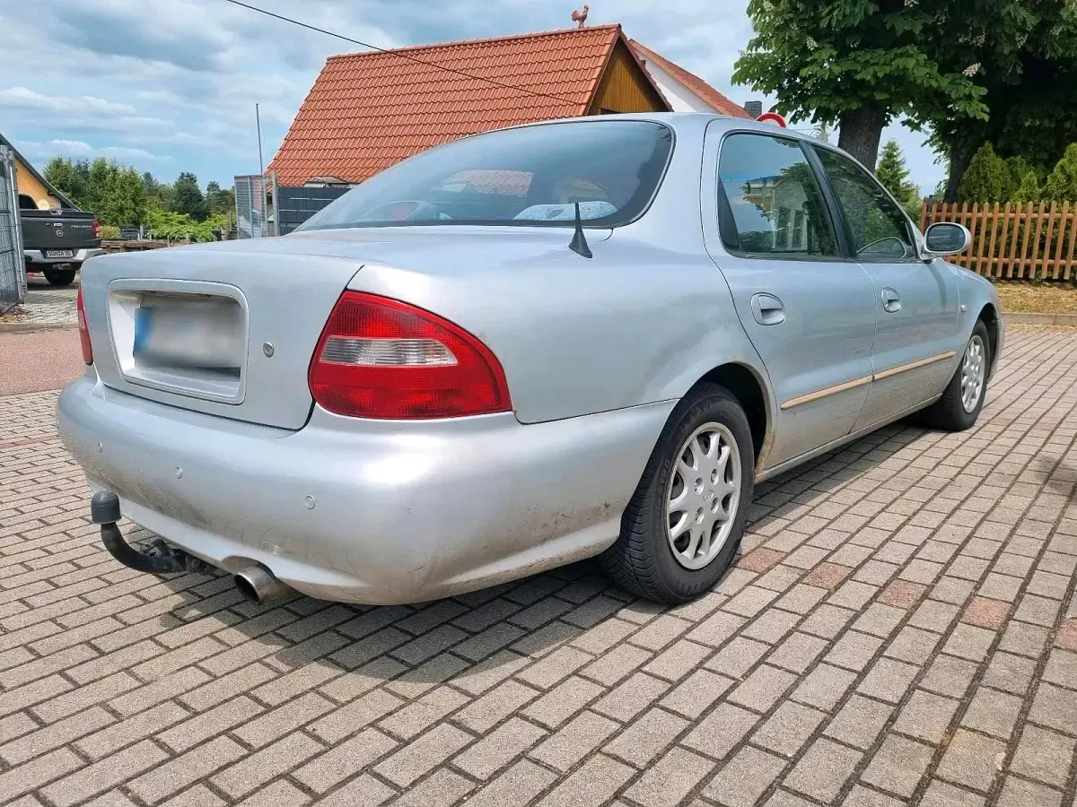 Używany Kia Clarus 133 KM (97 kW) 2021 Srebrny Sedan/Limuzyna